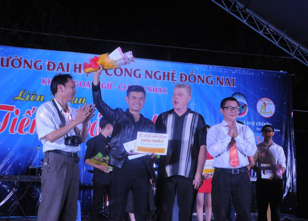 Đêm trao giải tại Đại Học Công Nghệ